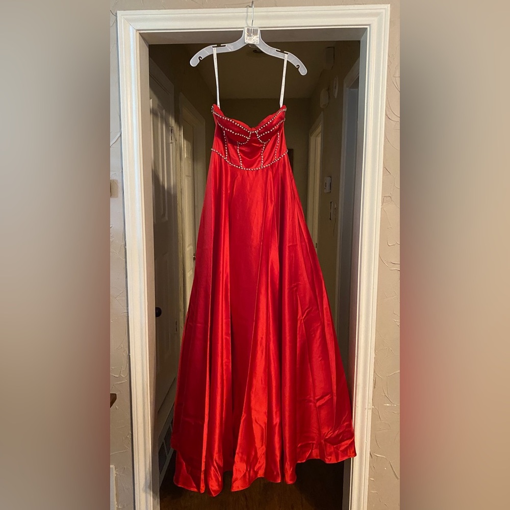 Strapless ball gown size 4
